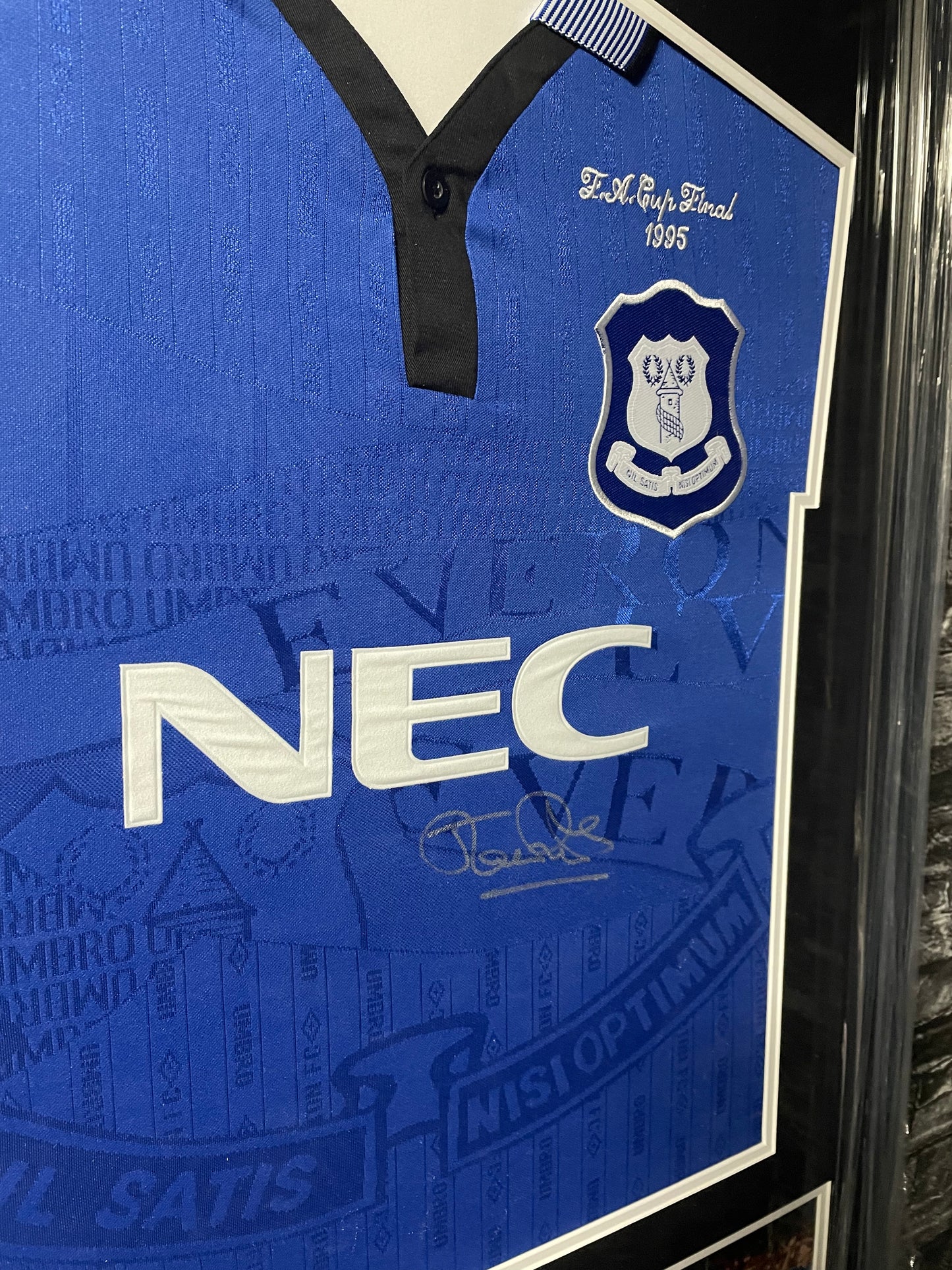 Joe Royle Signed Framed 1995 FA Cup Winners Shirt